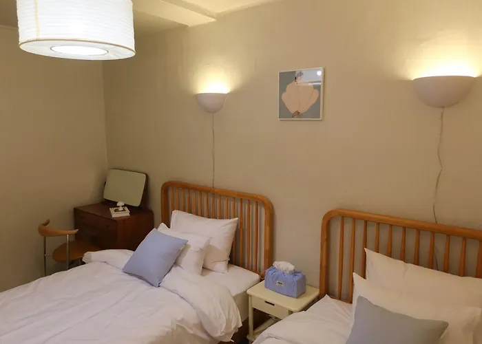 Mapo 1f, Modern Hinoki-wood Hanok 2rm , 3bed 아파트